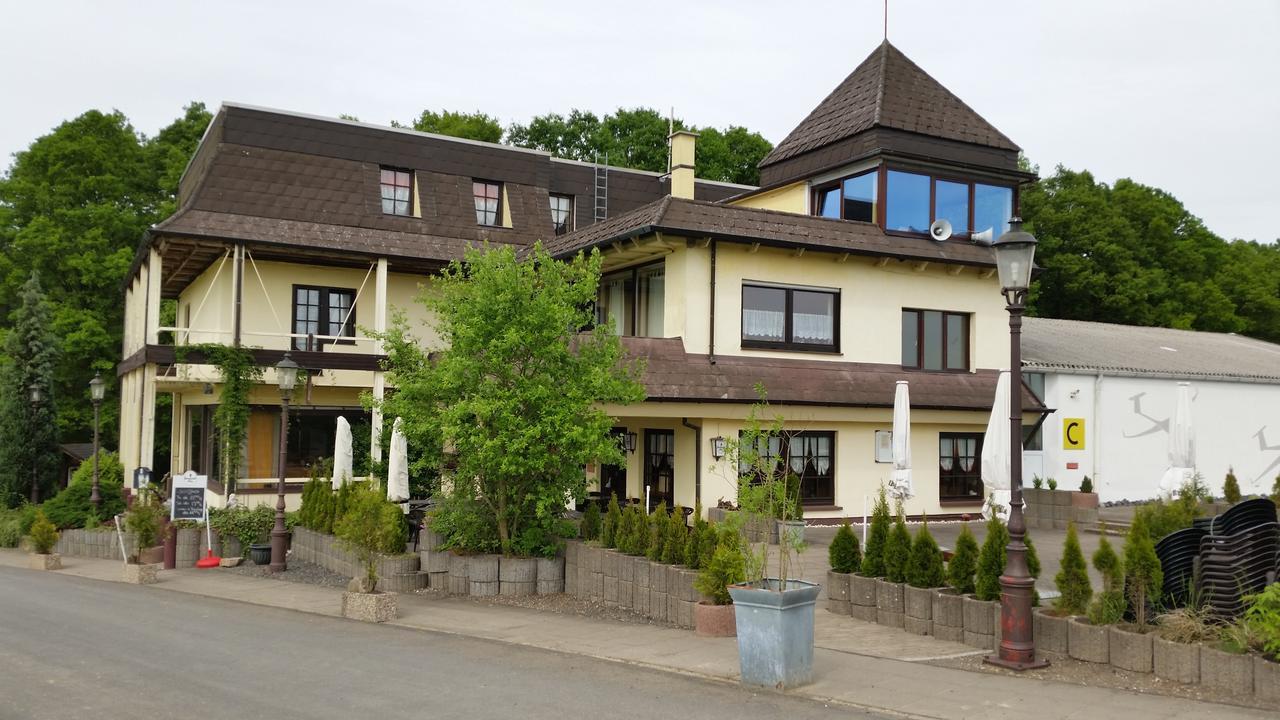 Landhotel Zum Doppeldecker Kirchen  Esterno foto