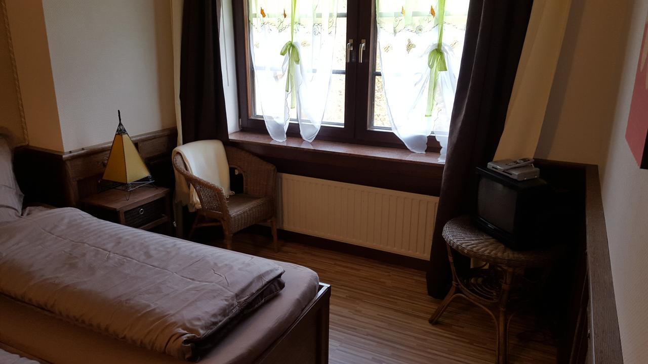 Landhotel Zum Doppeldecker Kirchen  Esterno foto